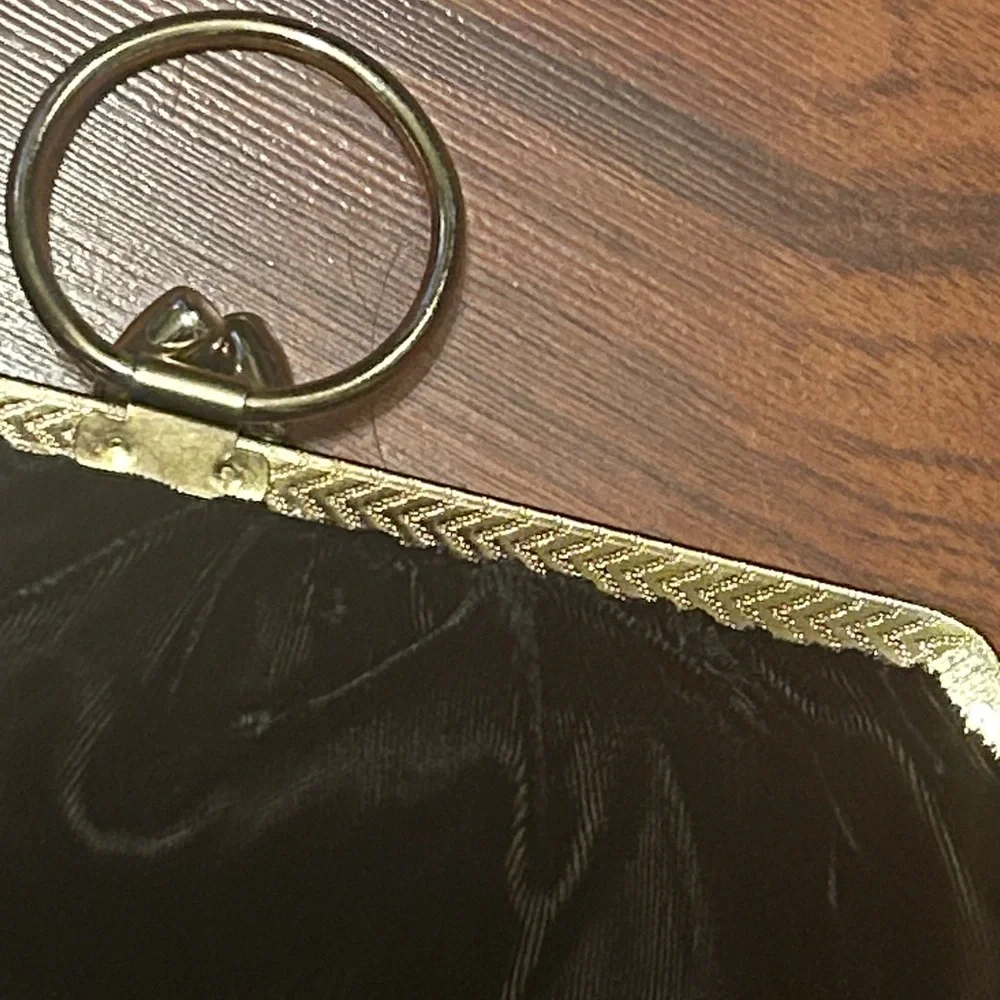 VTG Black Velvet Kiss-Lock Ring-Handle Evening Clutch